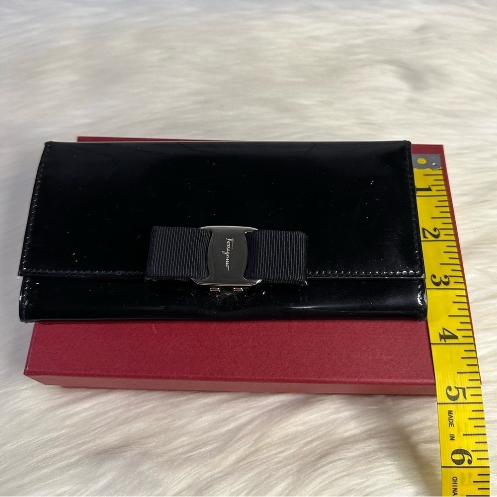 SALVATORE FERRAGAMO continental zip wallet in black - Picture 15 of 16